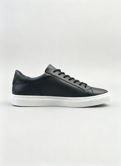 Puro Nero- schwarzer Leder Sneaker